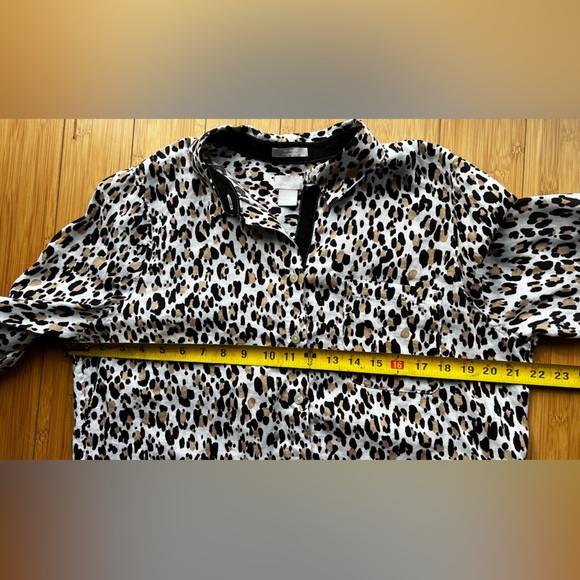 Chico's No Iron Linen Button Up Shirt Size 2 Leopard Print 3/4 Sleeve - Picture 11 of 11